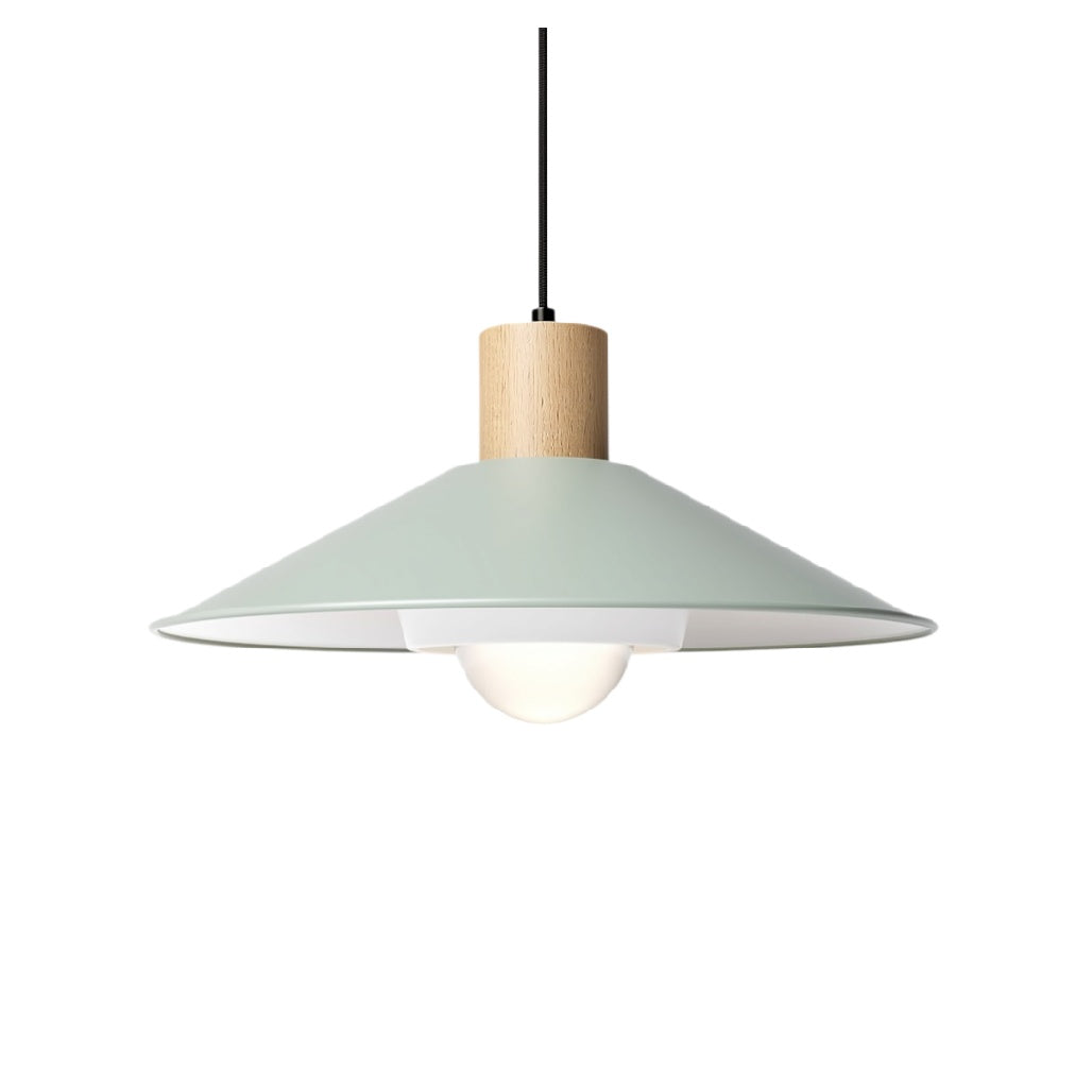 **Titel in het Nederlands: Hanglamp met groene kap en houten detail**